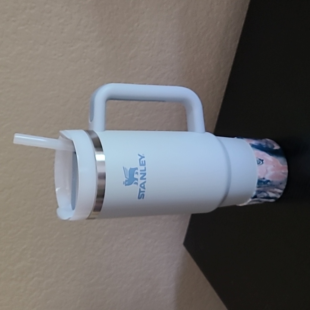 Grey 30oz Stanley EUC